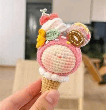 Bánh cupcake hồng kem